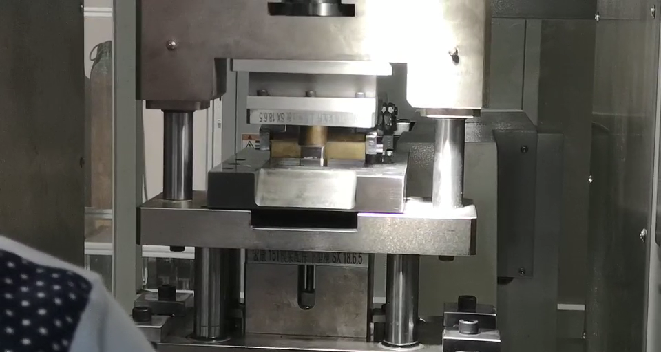 Video production video of macro - Kang machine servo press